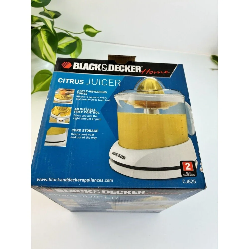 BLACK And DECKER 32oz Citrus Juicer White CJ625 New In Box